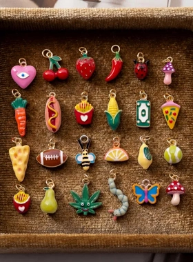 跨境爆款卡通小动物吊坠百搭高级感多巴胺仿真纪念小众摆件小配饰