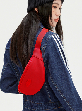 运动小众设计感潮中性斜挎胸包女大容量跑步健身腰包钱包女式红色