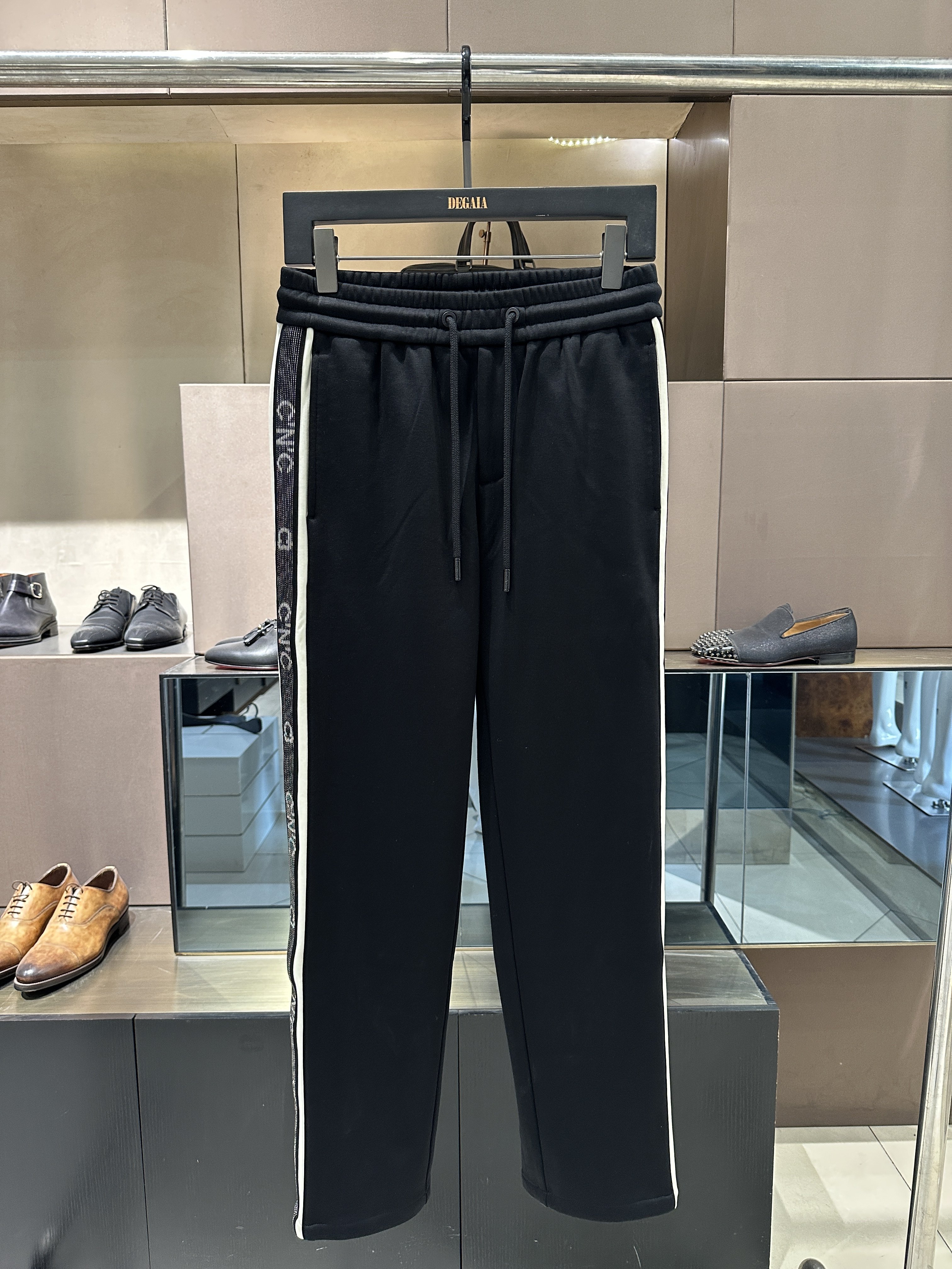 CNC 25秋冬新款 男士时尚侧边字母拼接加绒直筒休闲裤811G3930AB