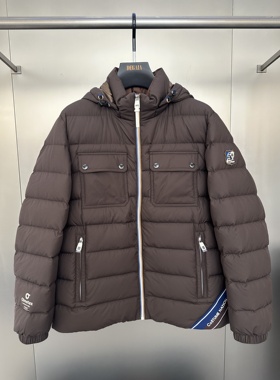 CNC 25秋冬新款 男士多口袋装饰绣标休闲连帽羽绒服 811G425006