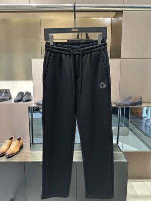 CNC 25秋冬新款 男士后口袋字母logo刺绣直筒休闲裤 811G3930BC