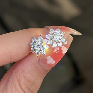 太阳花 钻石耳钉人工培育钻石耳环铂金PT950人造钻石耳钉培育圆钻