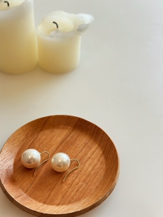 西班牙极简INS休闲风16mm白色正圆珍珠耳环欧洲复古小众亮光高端