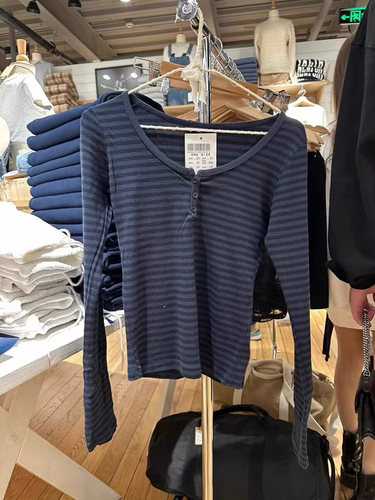 Brandy BM官网春秋美式三粒扣修身条纹长袖T恤上衣女bm内搭打底衫