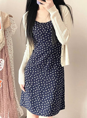 BrandyBM官网新款藏蓝色碎花吊带连衣裙长裙bm收腰系带显瘦裙子女