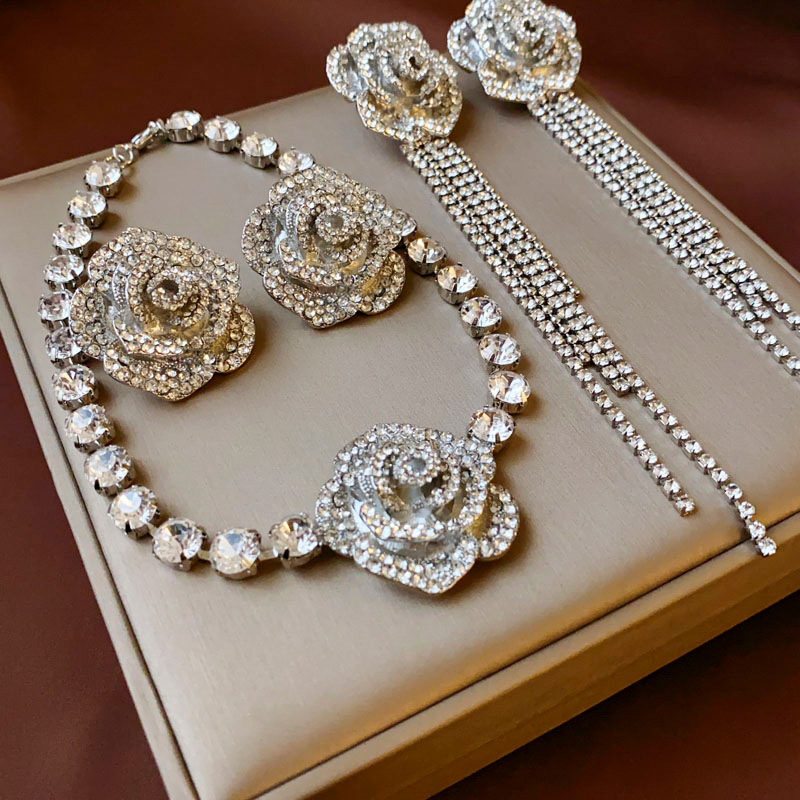银针镶钻花朵流苏耳环项链套装欧美冷淡风时尚锁骨链新款轻奢饰品