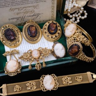 Vintage古董首饰Florenza卡梅奥贝雕宫廷胸针耳夹手镯项链集合F28