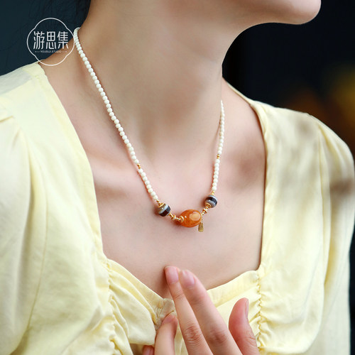 天然鸡油黄蜜蜡枣珠吊坠项链新中式轻奢小众猛犸牙小众设计锁骨链