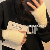 手套女冬季 2025新款 保暖毛茸茸半指手套触屏学生写字露指防寒加厚