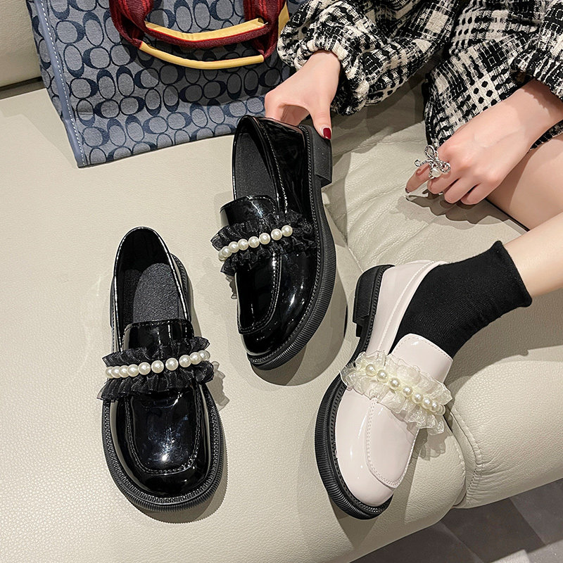 单鞋女2022春秋新款英伦百搭仙女风珍珠粗跟小皮鞋懒人平底乐福鞋