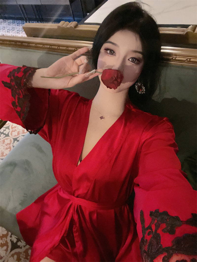 妩媚女丝绸性感玫瑰红睡衣