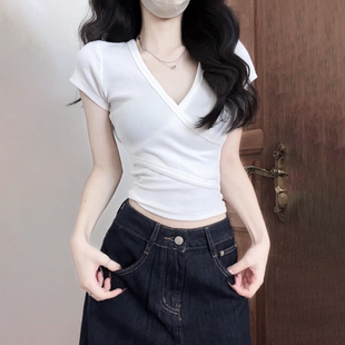 修身 时尚 T恤女夏辣妹短款 美式 显瘦独特别致上衣服 正肩V领交叉短袖