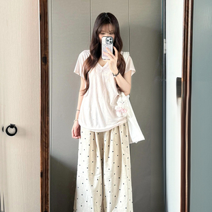 上衣简约体恤女 时尚 美式 正肩V领纯色短袖 T恤女夏宽松显瘦慵懒半袖