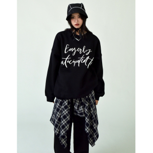 SIXI四喜家秋冬 手写字母印花圆领卫衣女宽松休闲套头上衣外套