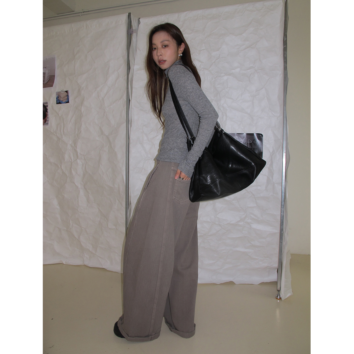 水洗浅咖直筒卷边牛仔裤