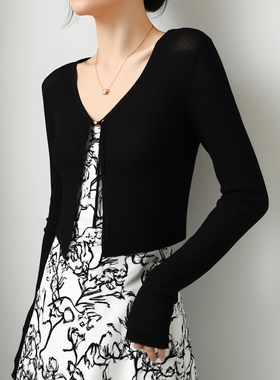 N499~【商场同步】25秋季温柔气质V领珍珠扣系带长袖显瘦针织衫女