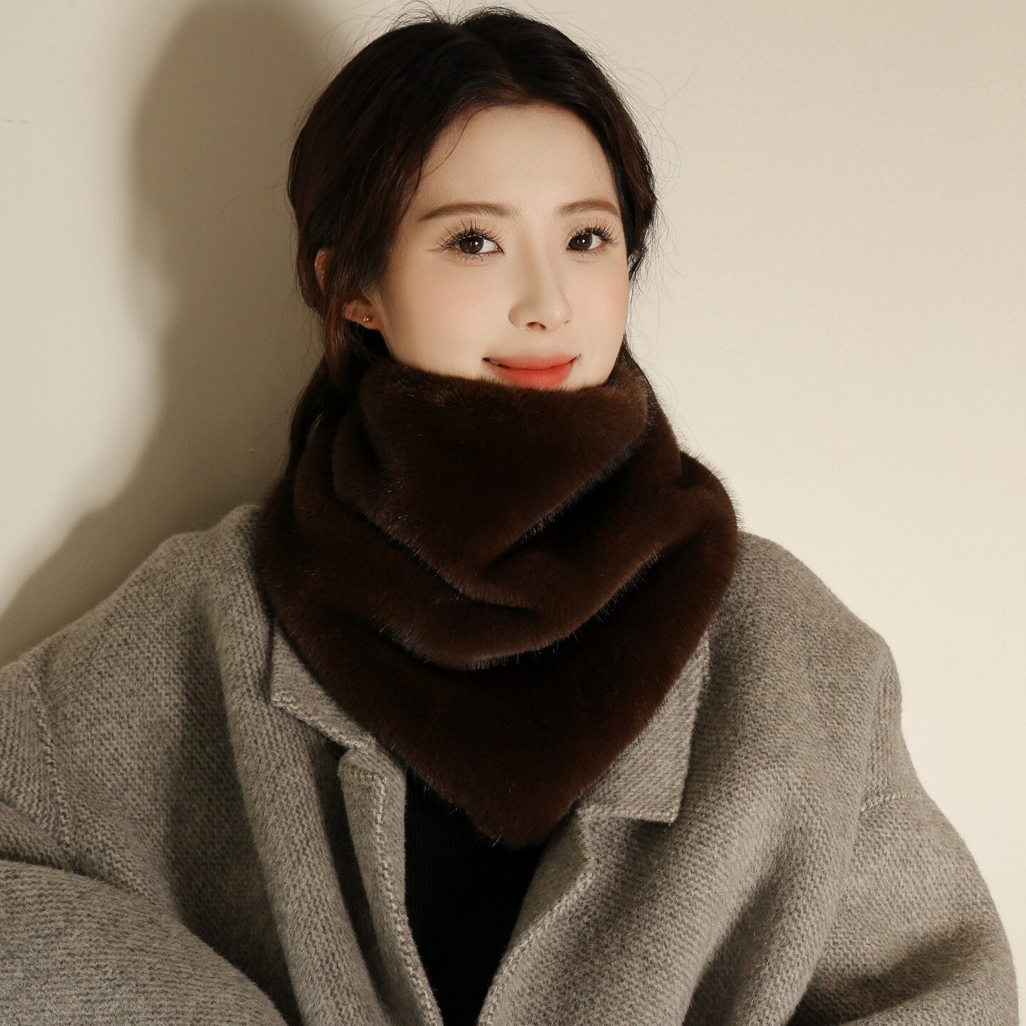 气质秋冬新款仿水貂毛皮草三角围巾女保暖气质百搭磁扣围脖毛领子,服饰配件/皮带/帽子/围巾,围巾/丝巾/披肩,淘宝优惠券,粉丝福利购,淘宝优惠卷