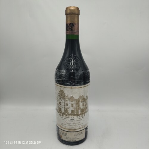 2000年侯伯王庄园正牌奥比昂红酒