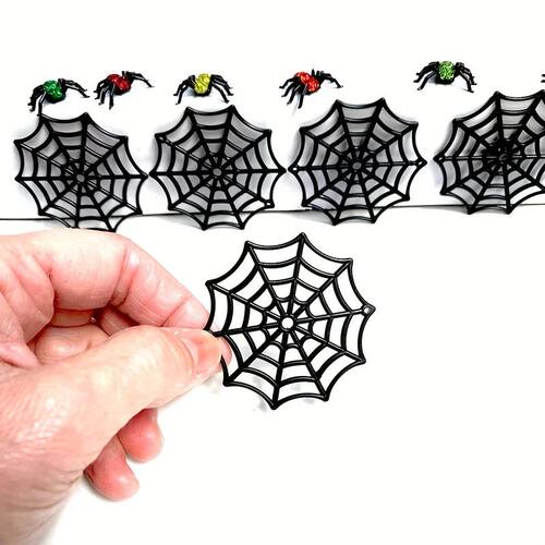 10/30/50Pcs Mini Plastic Black Spider Web Decoration Real Ha