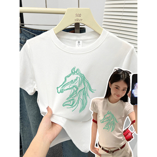 马年正肩短袖t恤女修身高弹力棉设计感马头印花圆领大码女装上衣