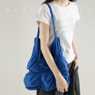 Dotlyn夏季小清新简约百搭云朵褶皱包大容量尼龙轻便单肩托特包女