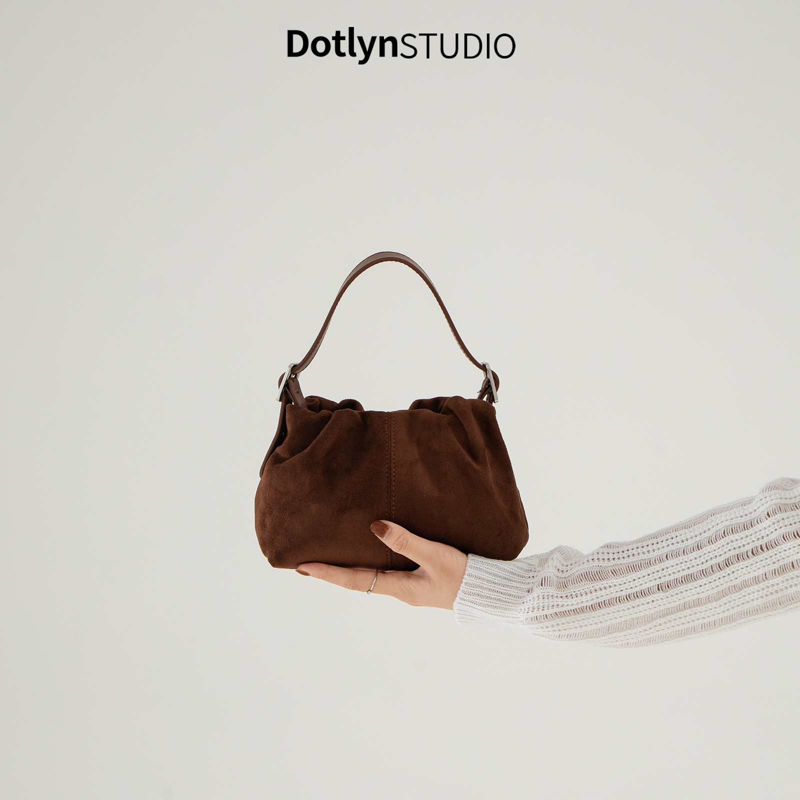 Dotlyn韩国小众百搭绒面褶皱包女