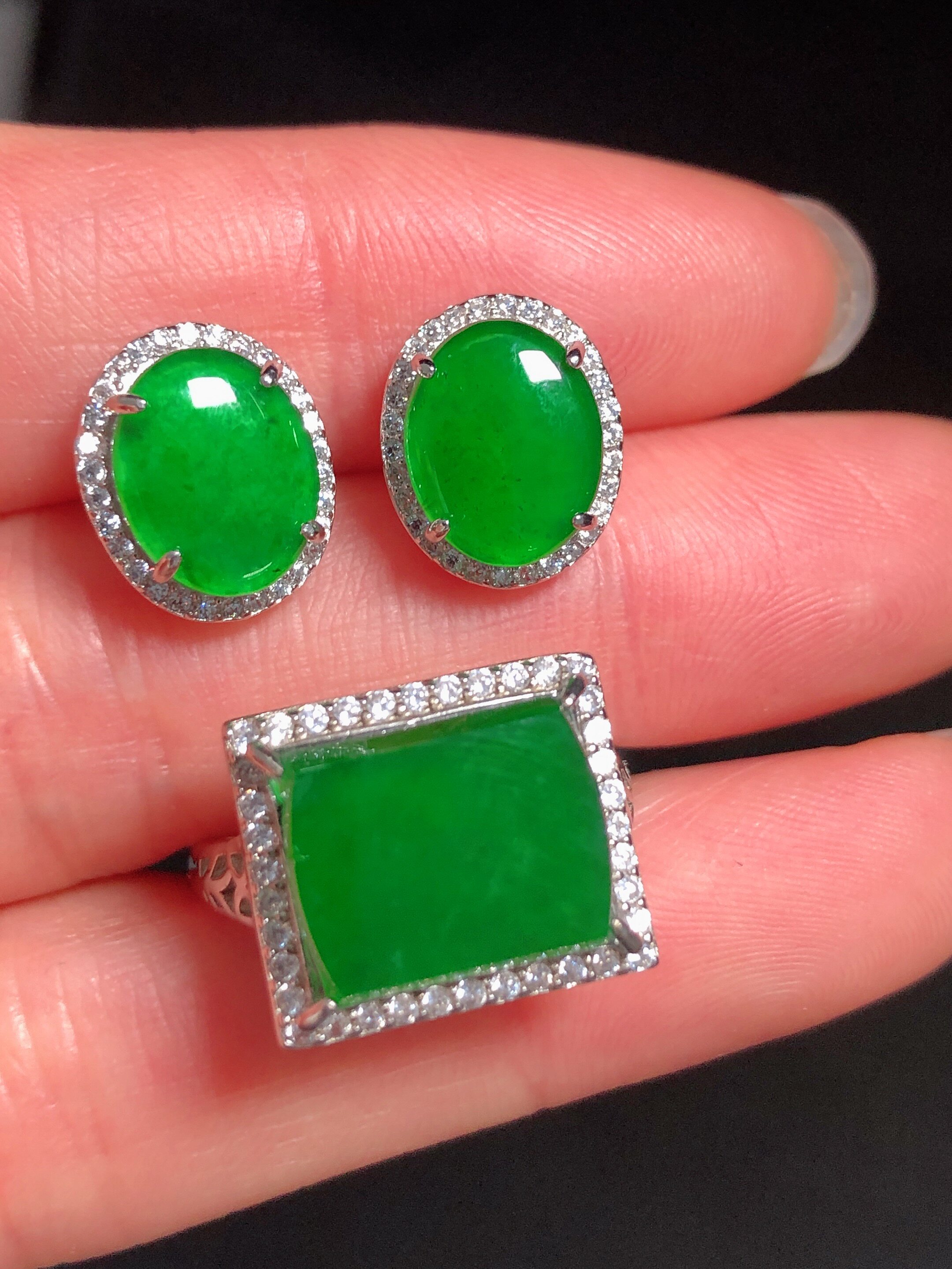 现货满绿翡翠蛋面耳钉搭配无事牌戒指方戒男戒两件套银镶嵌