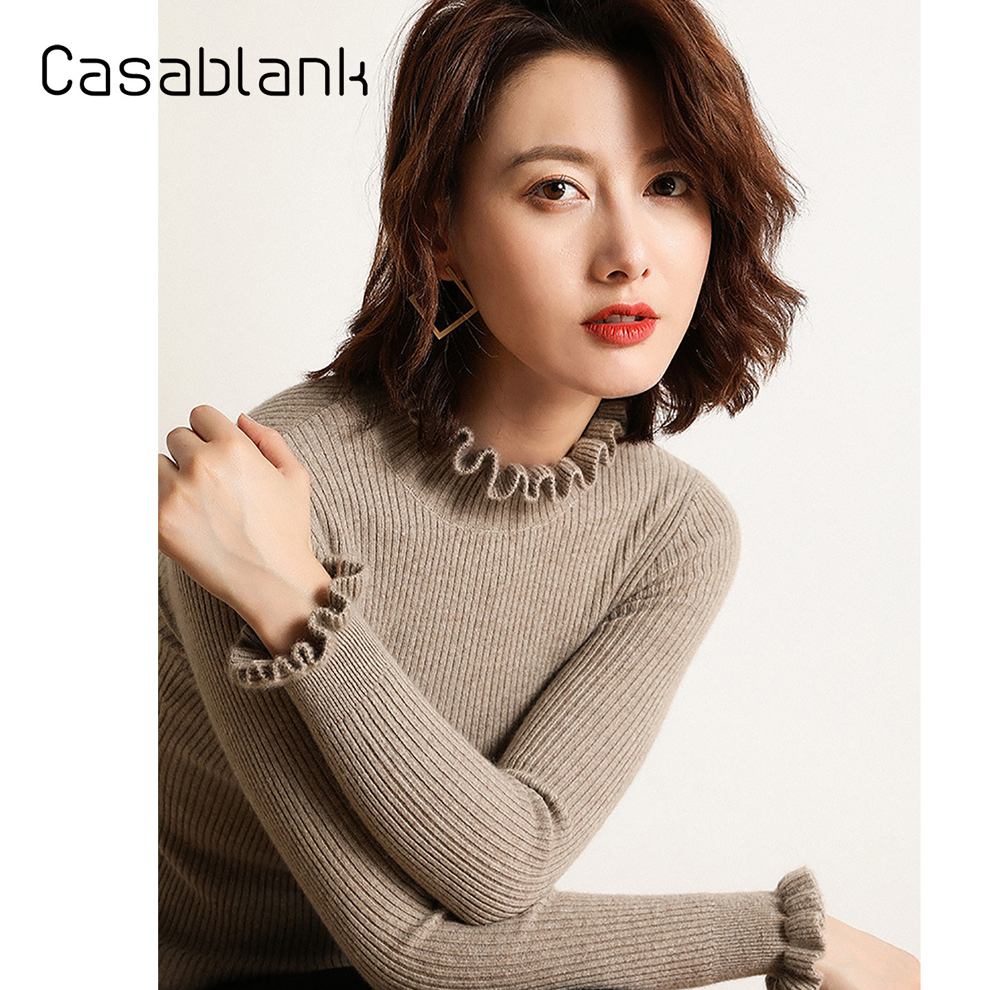 简约半高领修身花边领保暖毛衣女