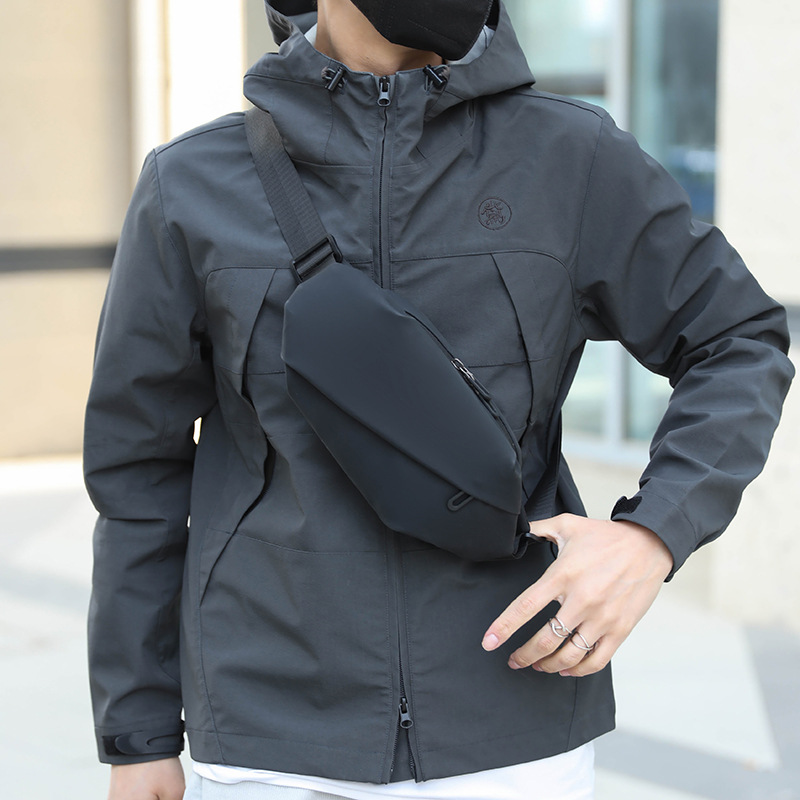 皮膜定印LOGO胸包男士休闲单肩包斜跨背包腰包商务旅行包