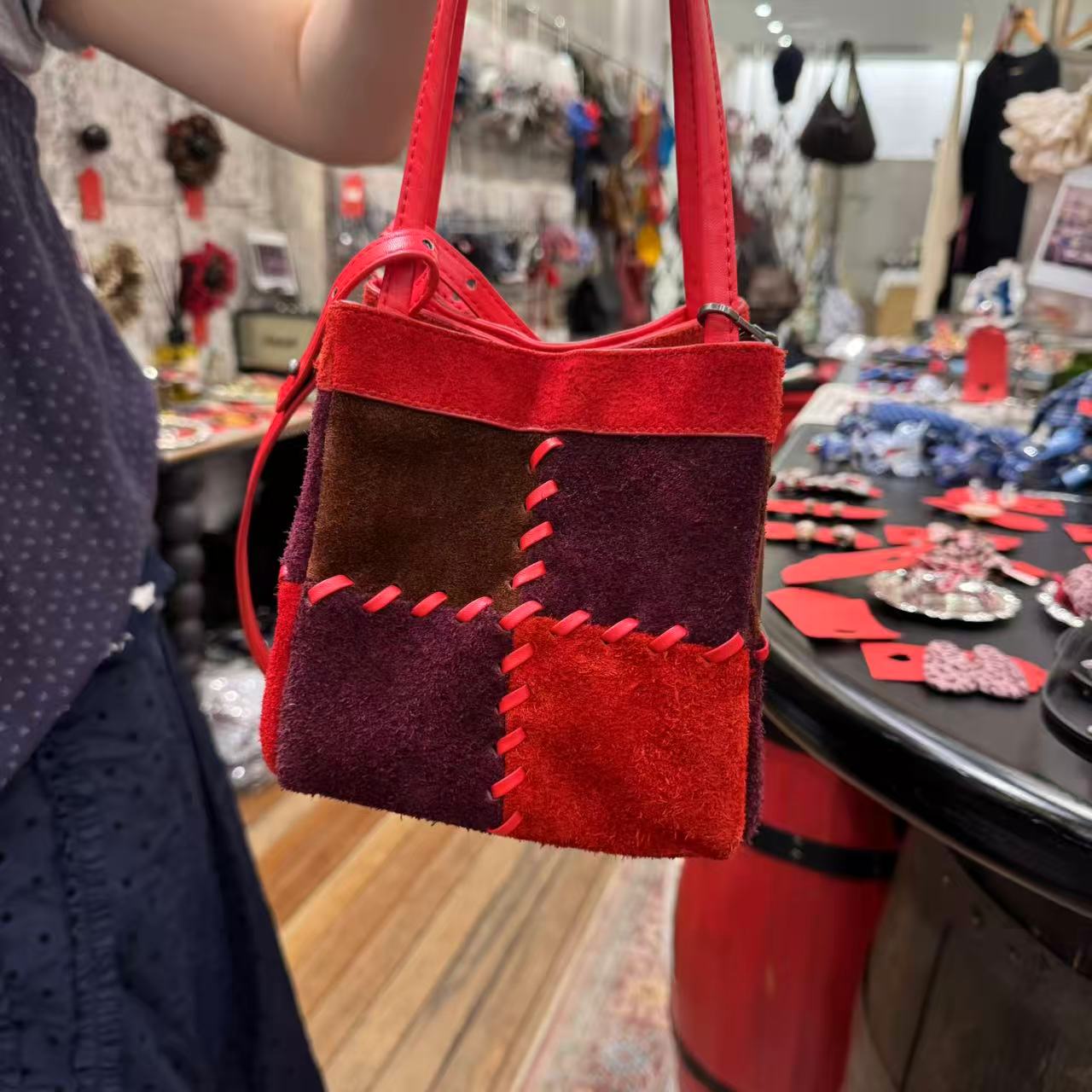 11.13韩国东大门Trois de LEI麂皮格纹方盒子包包斜挎单肩