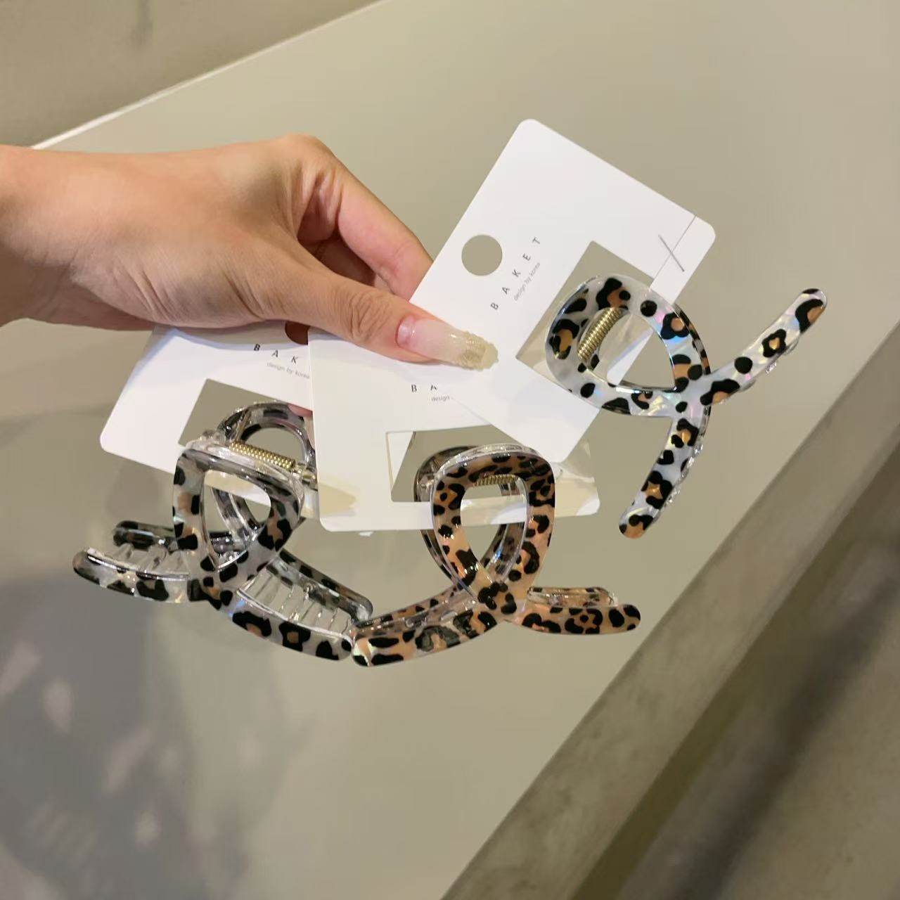 7.26韩国东大门baket发饰新款亚克力板材豹纹8cm发抓抓夹鲨鱼夹