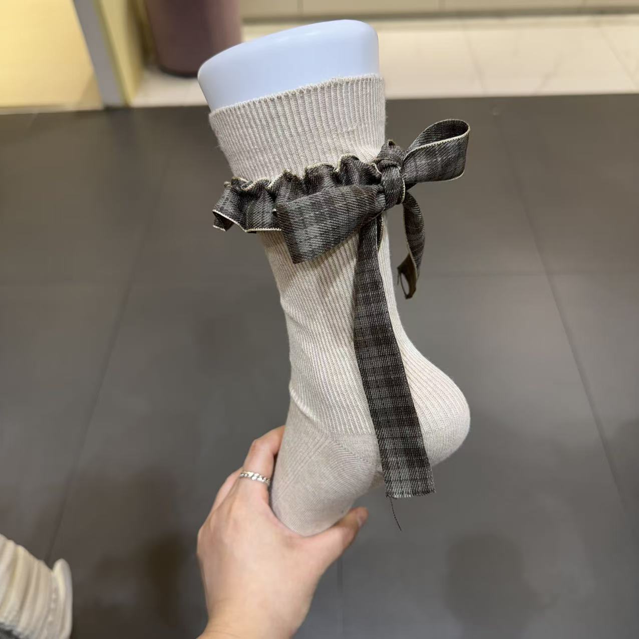 9.28东大门韩国YOLO飘带格子系带蝴蝶结袜子
