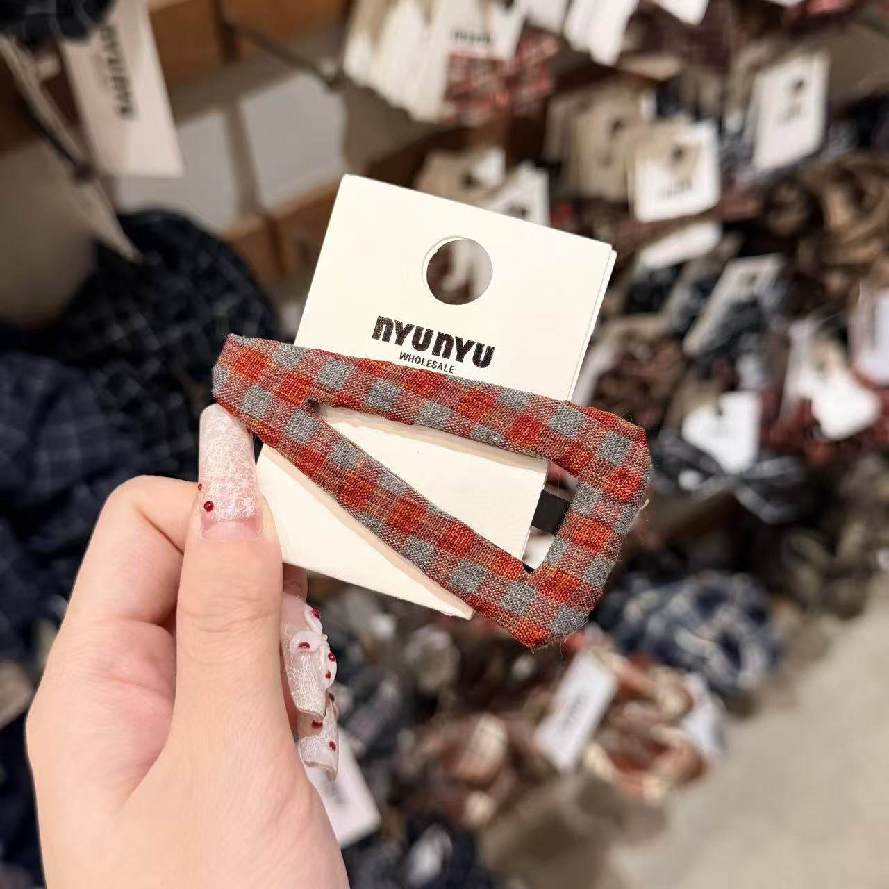 1.16韩国东大门nyunyu格子三角发夹BB夹,饰品/流行首饰/时尚饰品新,发饰,淘宝优惠券,粉丝福利购,淘宝优惠卷