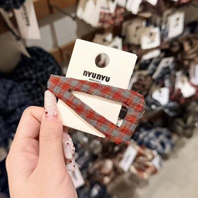 1.16韩国东大门nyunyu格子三角发夹BB夹