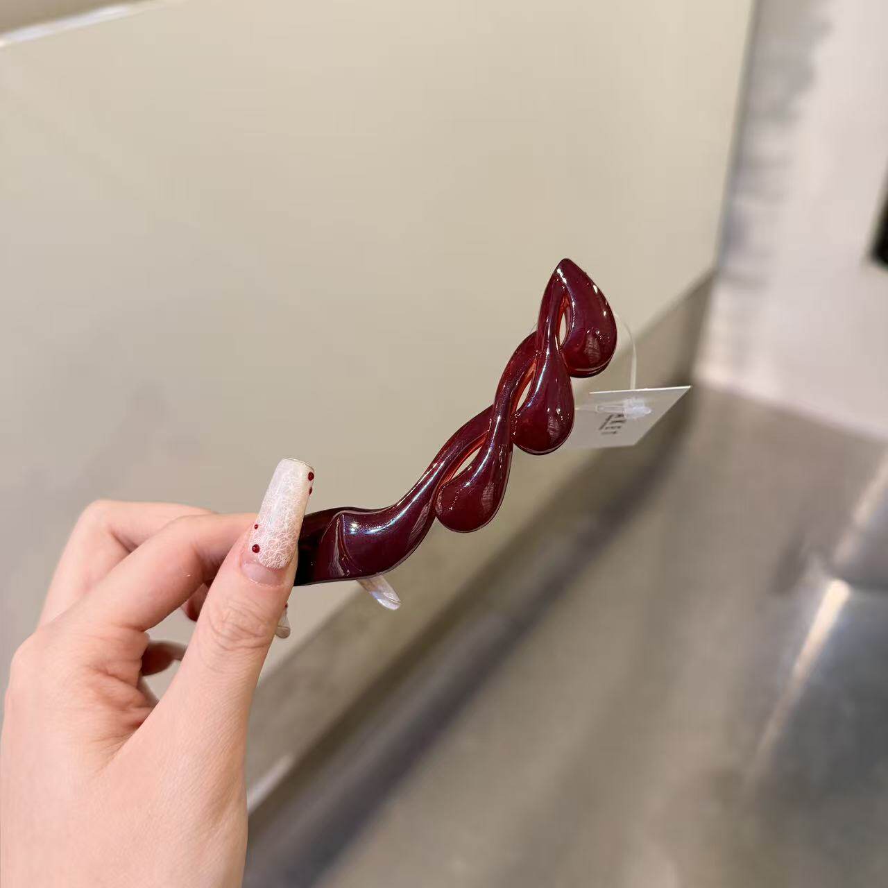 1.20韩国东大门baket发饰纯色麻花爱心香蕉夹