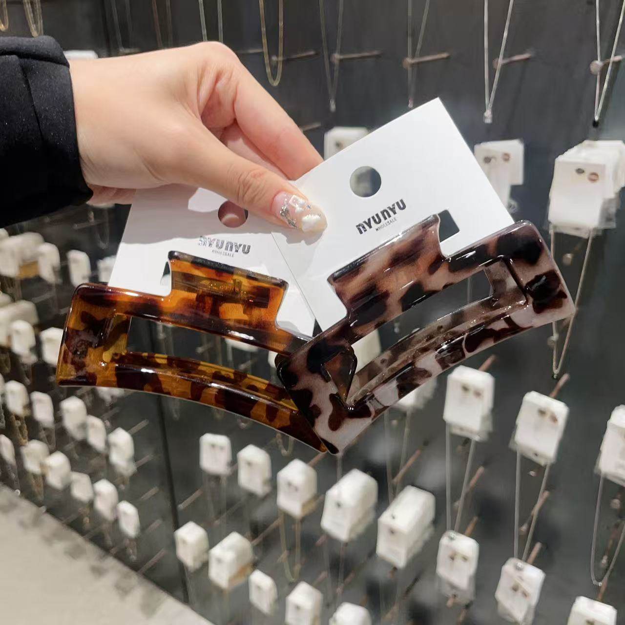 8.22韩国nyunyu发饰温柔晕染豹纹方形抓夹