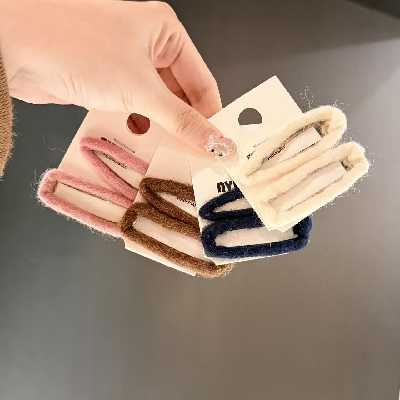 12.12韩国东大门nyunyu发饰毛线拉毛简约BB夹