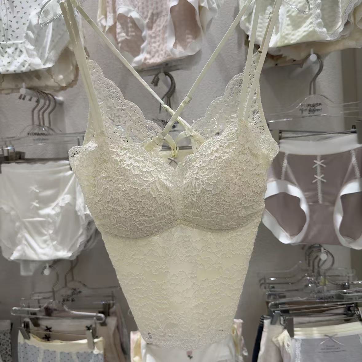 8.24韩国东大门flora新款性感蕾丝大露背美背吊带背心