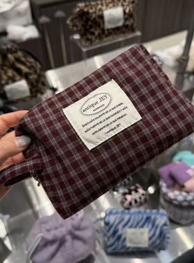 1.15韩国东大门antique JEY格纹简约字母收纳包