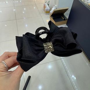 9.11韩国noble纯色方钻蝴蝶结抓夹