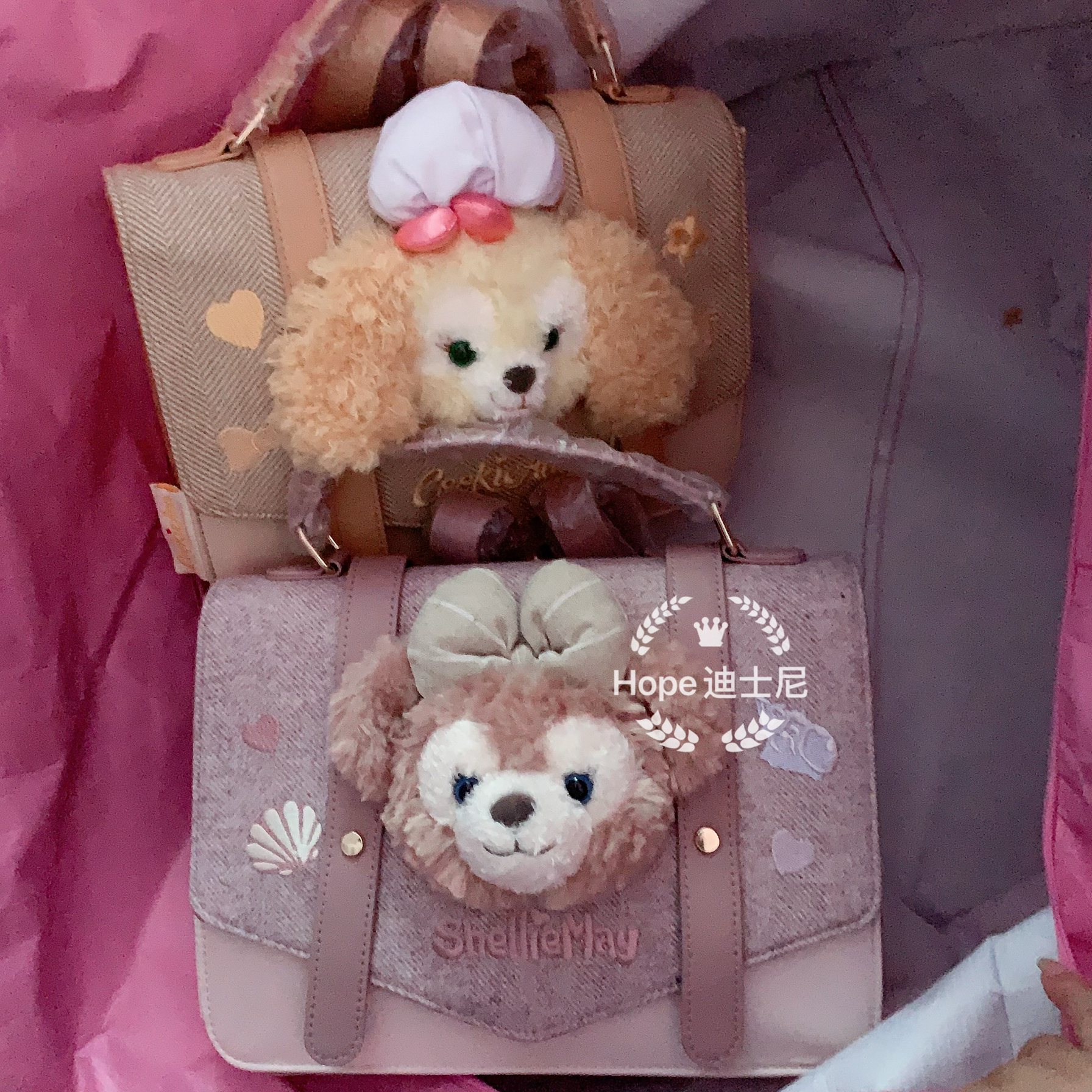 雪莉玫可琦安达菲玲娜贝儿学院风头皮质双肩包书包 上海迪士尼