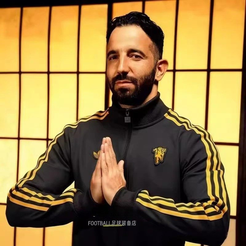 2025曼联夹克长袖球衣秋冬款训练外套服复古休闲文化衫衣足球服
