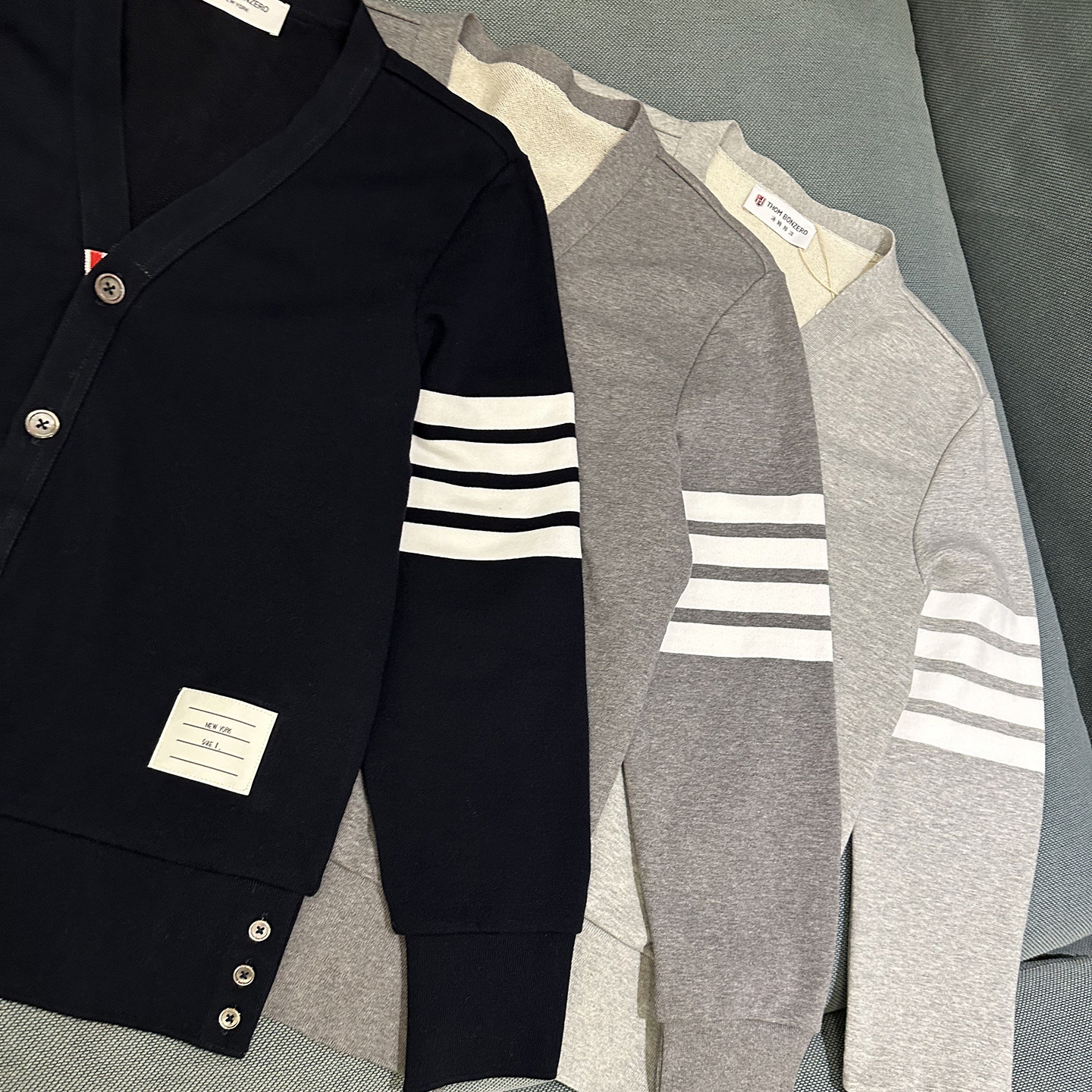 TB四条纹V领开衫卫衣男女同款潮
