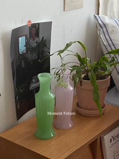 Moment Future中古风复古奶绿花瓶插花玻璃容器简约有质感温润粉