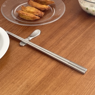 Moment Future餐具复古小众哑光不锈钢筷子架餐托简约银色餐筷子