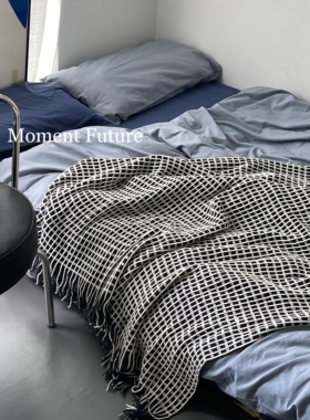 Moment Future家居博主ins摆拍黑白华夫格毛毯空调沙发针织盖毯