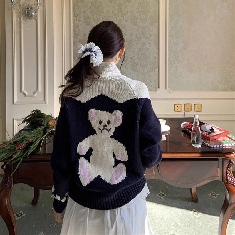 软萌后背小熊棋盘格翻领针织开衫