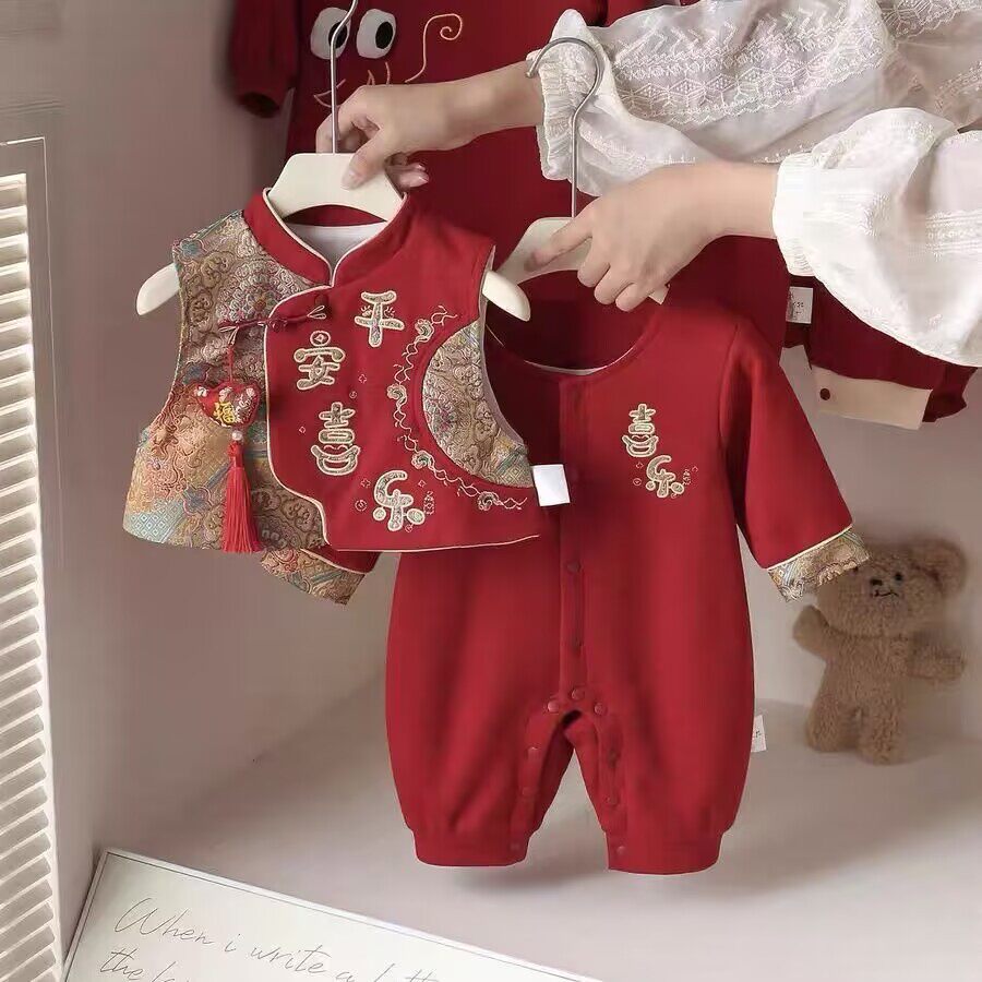 婴儿秋冬红色喜庆国风哈衣礼服
