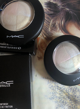 mc魅高光压盘生姜五花肉修容提亮卧蚕眼影盘好看美修容白透粉