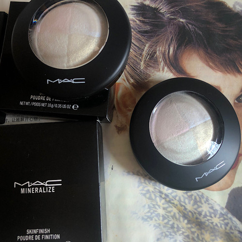 mc魅高光压盘生姜五花肉修容提亮卧蚕眼影盘好看美修容白透粉